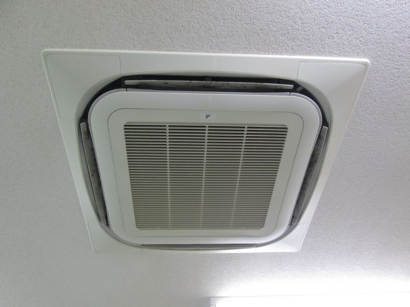 ダイキン 業務用エアコン修理 エラー表示なし（電源入らない）室内機